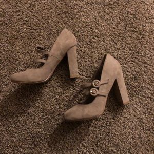 Just Fab Tan heeled pumps size 8